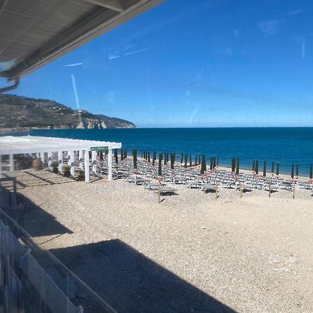 B&B Direttamente Sul Mare Da Antonino Mattinata Εξωτερικό φωτογραφία